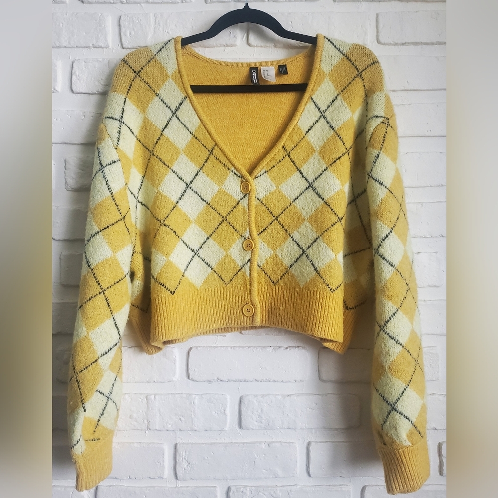 H&M Divided Argyle Jacquard Knit Button Cardigan Sweater Cropped Medium - Picture 3 of 15